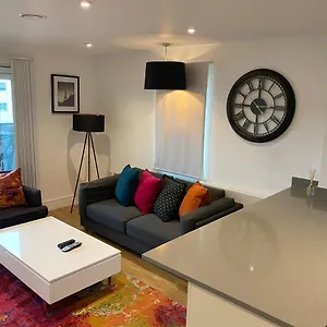 https://prestige-2-bed-balcony-apartment.brighton-hotels-england.com
