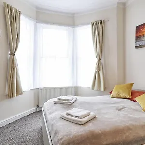 Apartment Lovely 1-bedroom Near The Sea Front, Southend-on-Sea